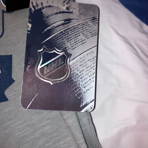 New wit tags NHL Official Merch Toronto Maple Leafs Hoodie - Picture 9 of 11